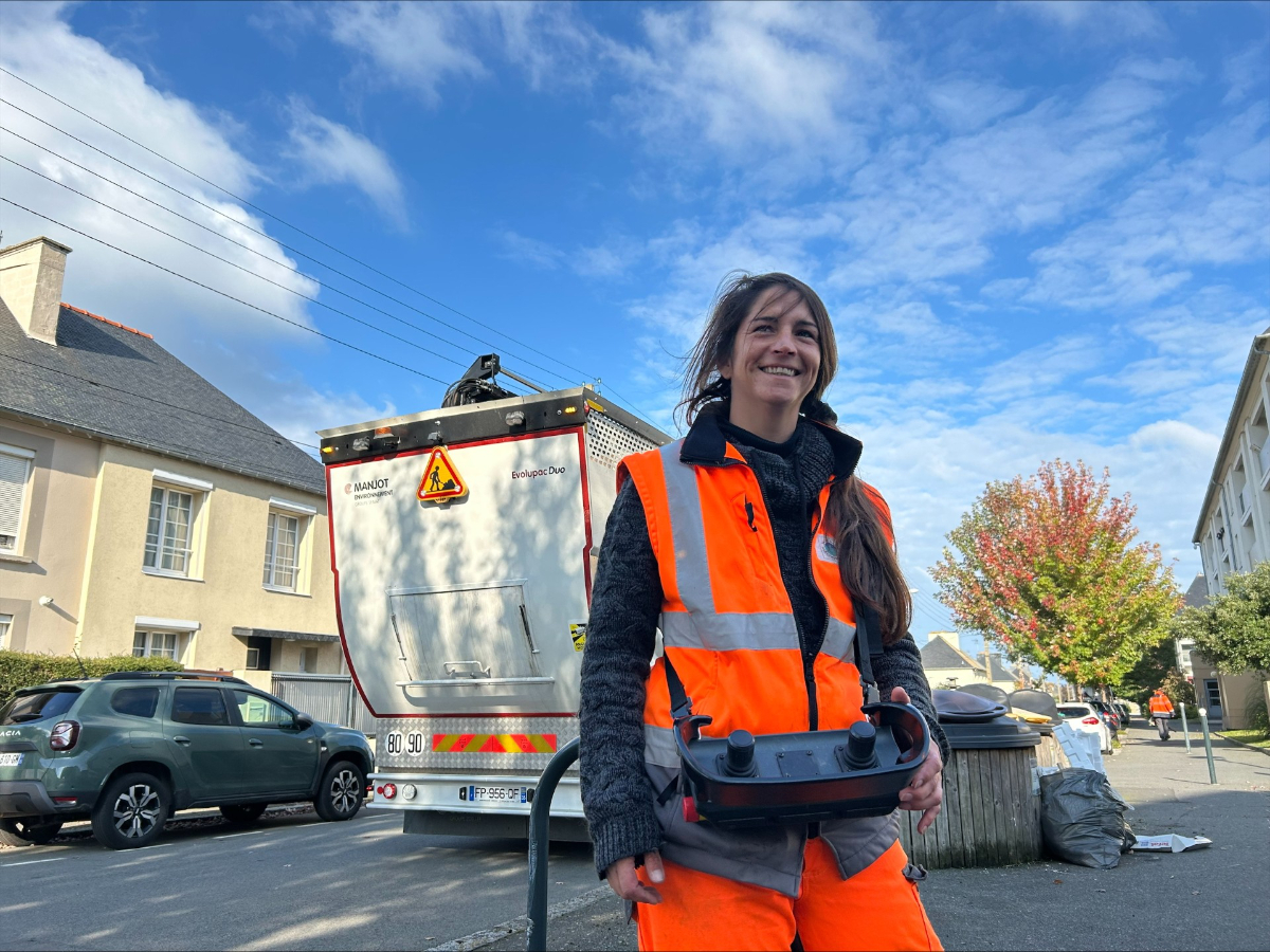 Jeune femme en formation interne